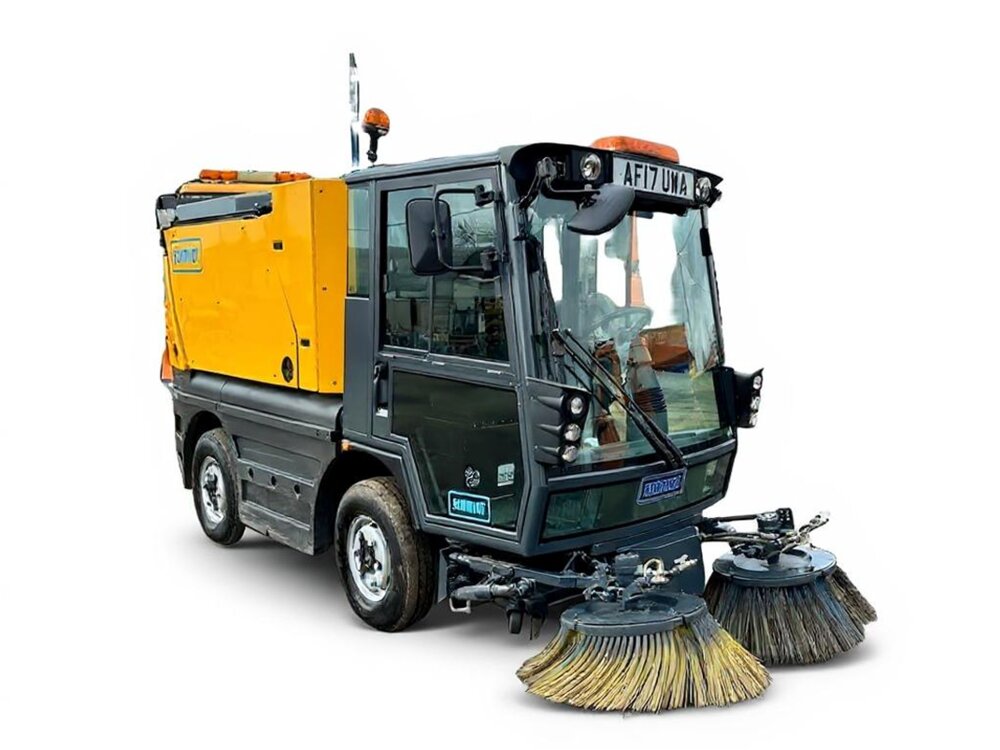 Zamiatarki Uliczne i Kosiarki Wysięgnikowe