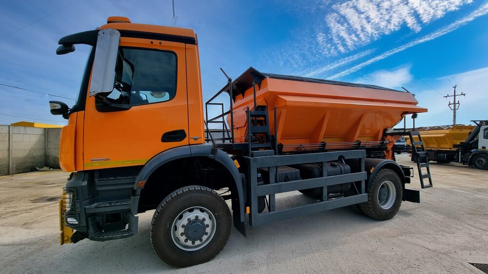 Zdjęcie przedstawiające Mercedes Benz AROCS 4x4, Euro 6 + Econ 7m3