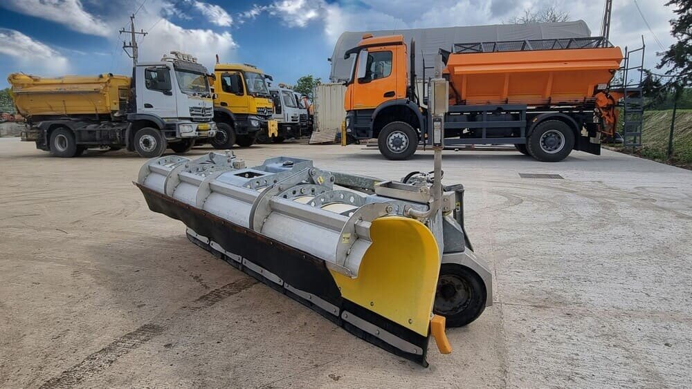 Zdjęcie przedstawiające Pług odśnieżny RomaQuip Ultima