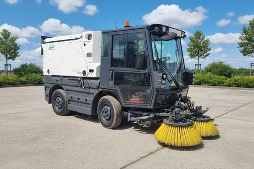 Zdjęcie przedstawiające Zamiatarka Schmidt SWINGO 200+ 82KM / Euro 5 / PM10 /2014