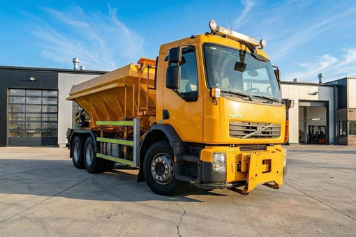 Zdjęcie przedstawiające nowość w ofercie: Pługo Piaskarka Volvo FE 300 + Econ 9m3